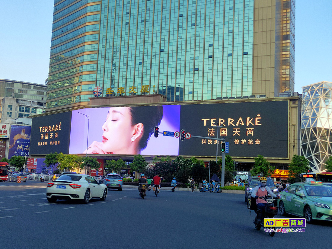 广州天河环市路等商圈LED广告